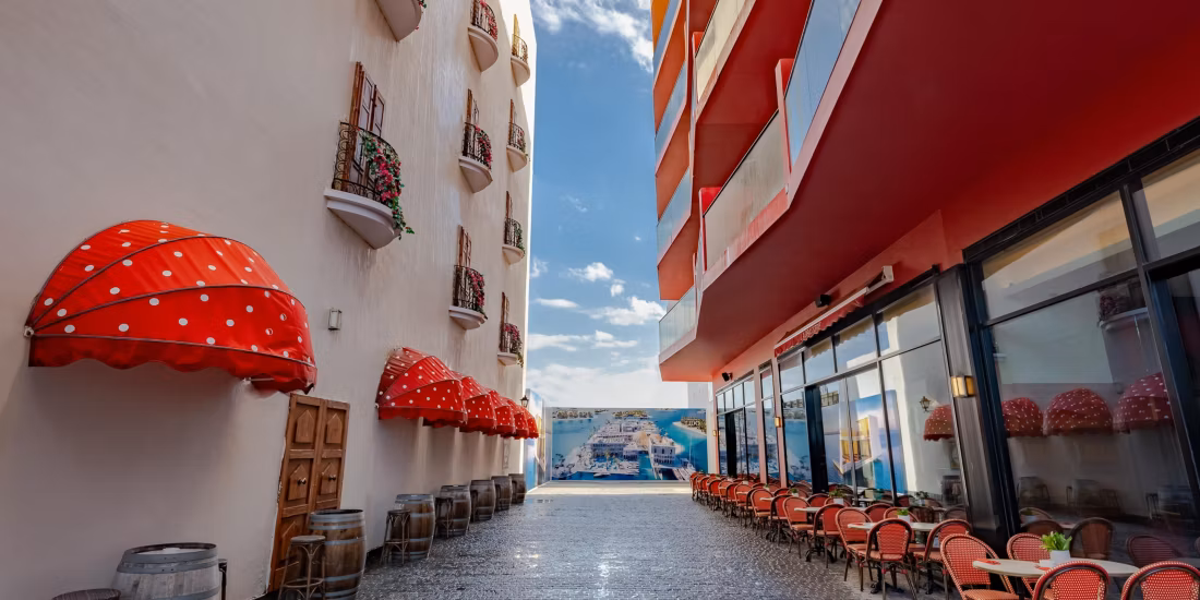 Raining street Voco monaco dubai world island